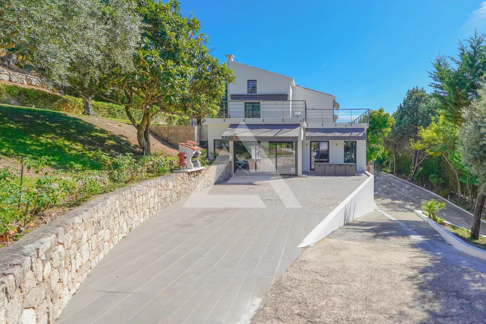 Maison à vendre, 404m², Peille