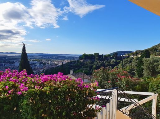 Appartement 3 pièces 70 m² · à Hyères · 70 m² · 375 000 €
