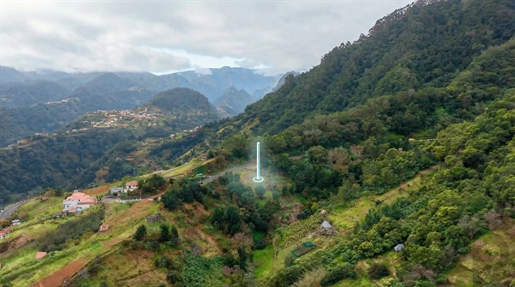 Terrain avec viabilité constructible résidentielle et pour projet touristique