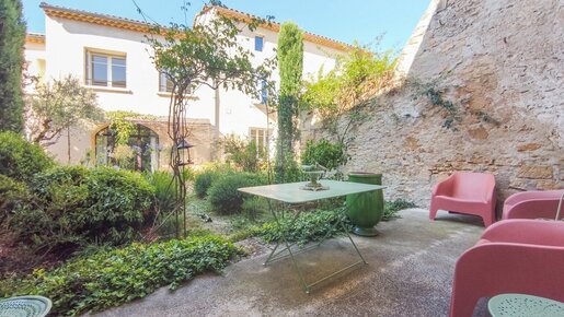 Maison 10 pièces 215 m² · à Uzès · 215 m² · 798 000 €