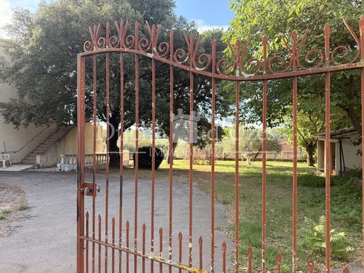 Maison 6 pièces 156 m² · à Uzès · 156 m² · 290 000 €