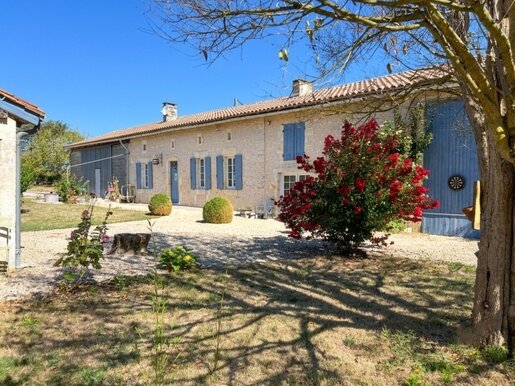 Maison 5 pièces 144 m² · à Vanzac · 144 m² · 369 000 €