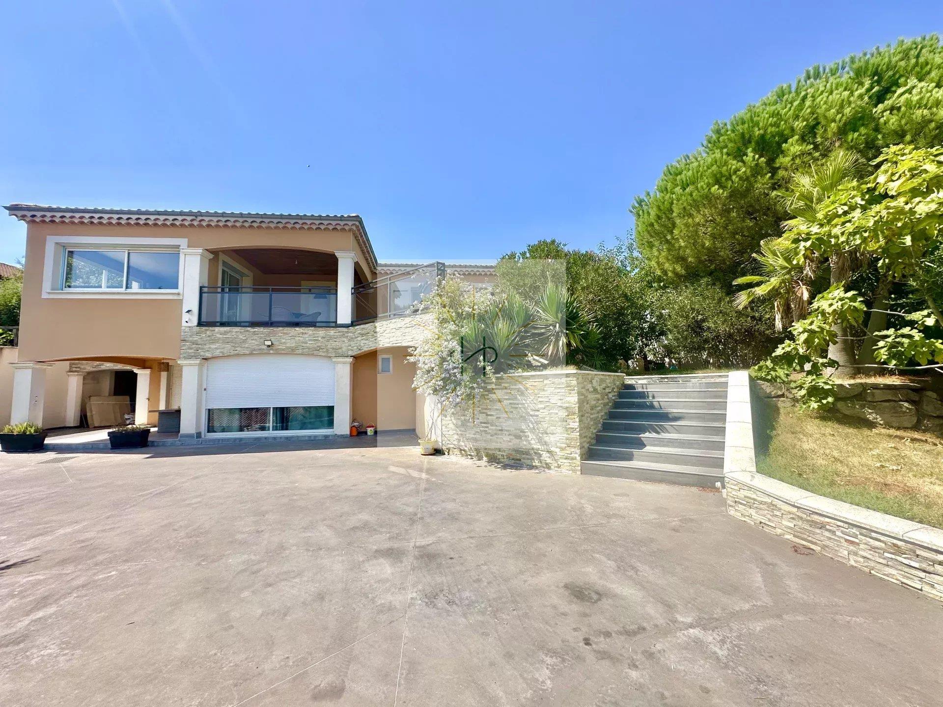Maison à vendre, 228m², Montélimar