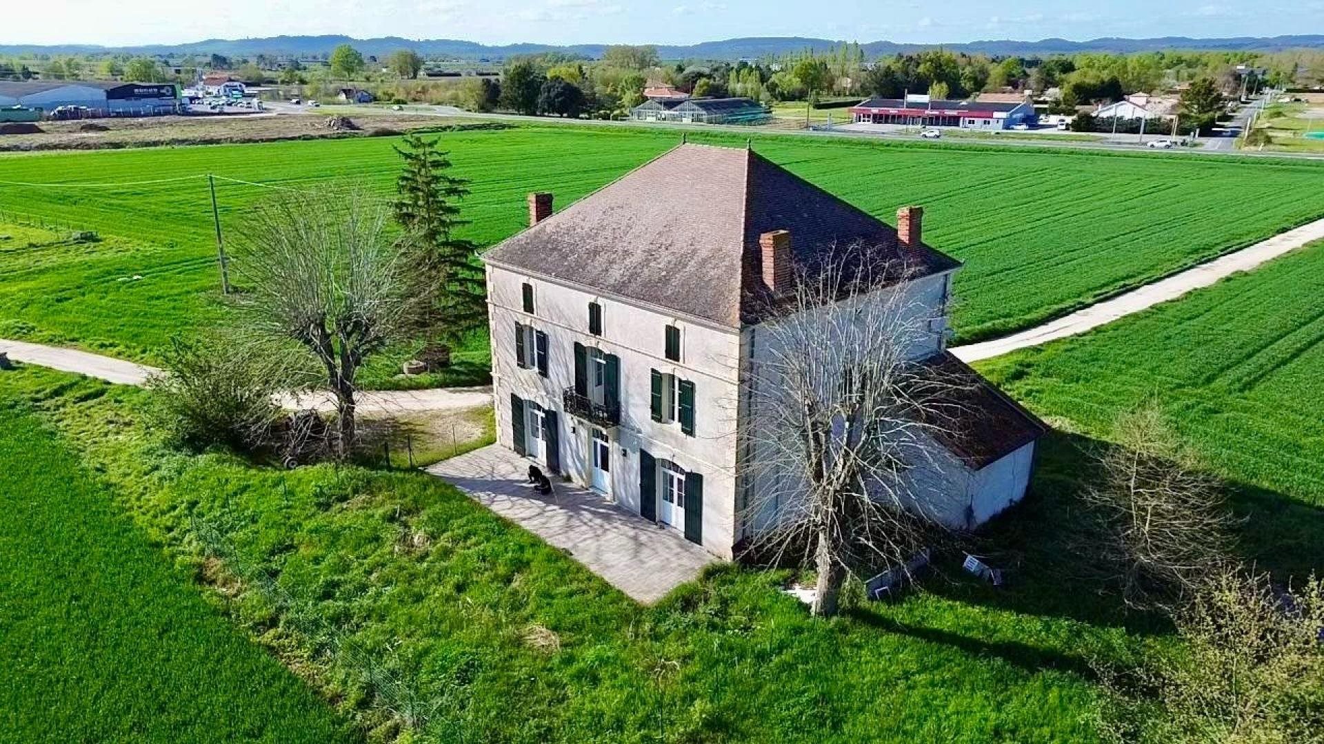 Maison à vendre, 373m², Allez-et-Cazeneuve