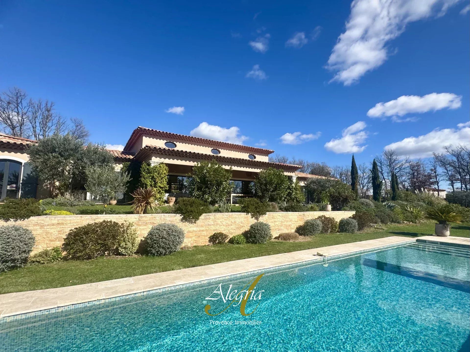 Maison à vendre, 261m², Aups