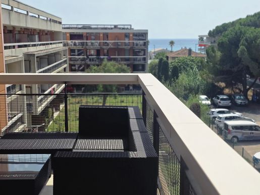 Appartement 2 pièces 43 m² · à Villeneuve-Loubet · 43 m² · 330 000 €