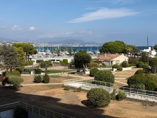 Appartement 2 pièces 30 m² · à Villeneuve-Loubet · 30 m² · 240 000 €