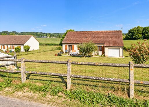 Maison 4 pièces 81 m² · à Charny Orée de Puisaye · 81 m² · 100 000 €