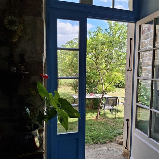 Maison 7 pièces 143 m² · à Terres-de-Haute-Charente · 143 m² · 116 600 €