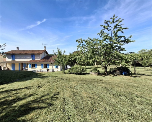 Maison 9 pièces 173 m² · à Chabanais · 173 m² · 155 400 €
