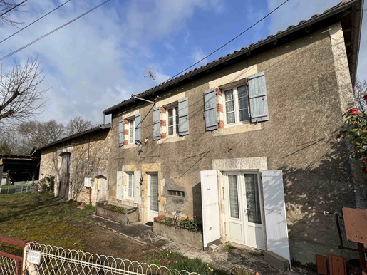 5 pièces 84 m² · à Roumazières-Loubert · 84 m² · 59 500 €