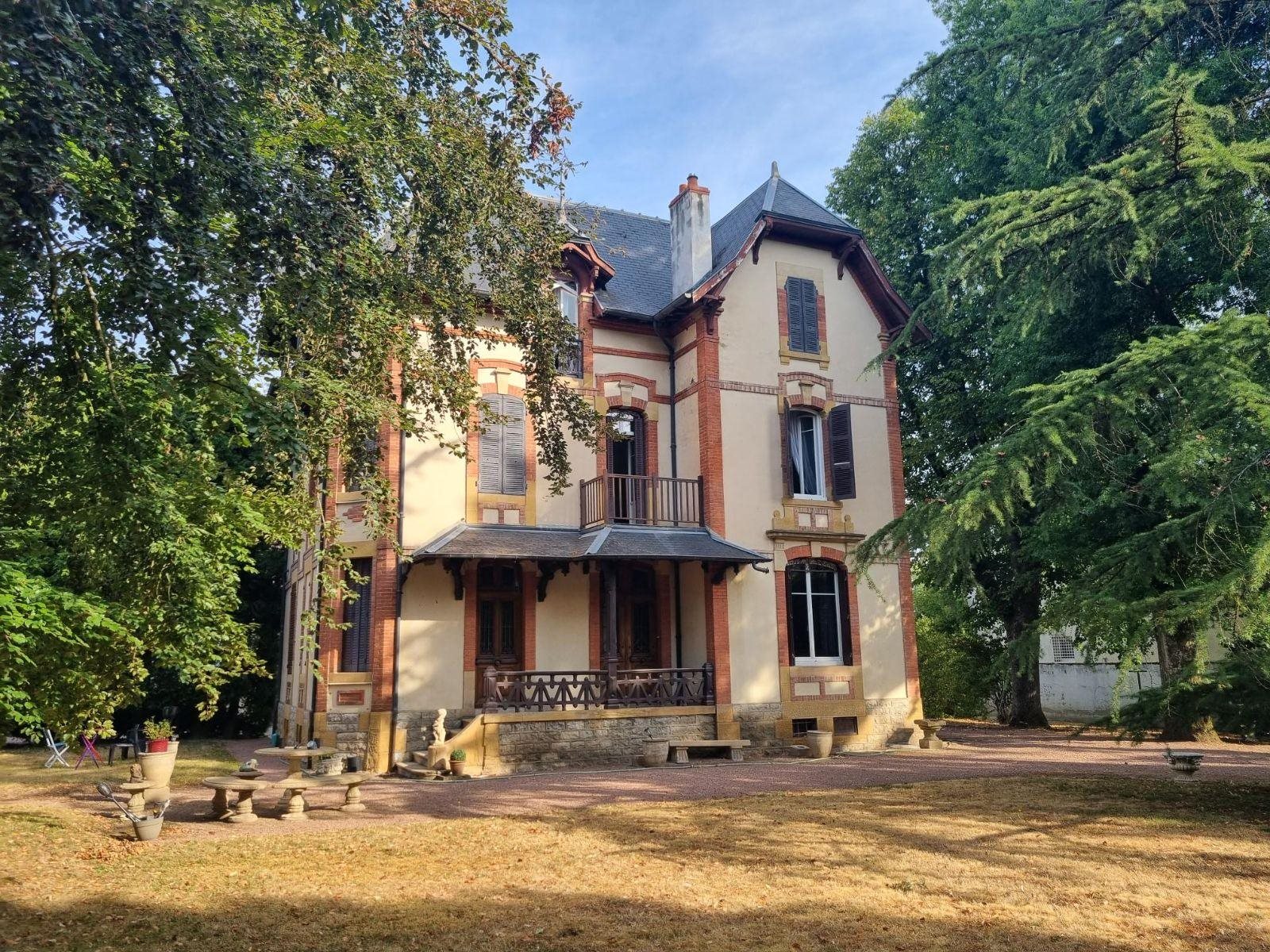 Maison à vendre, 222m², Paray-le-Monial