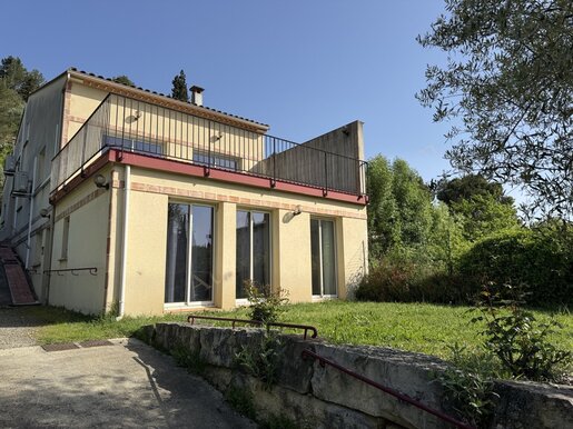 Local commercial 5 pièces 200 m² · à Limoux · 200 m² · 175 000 €