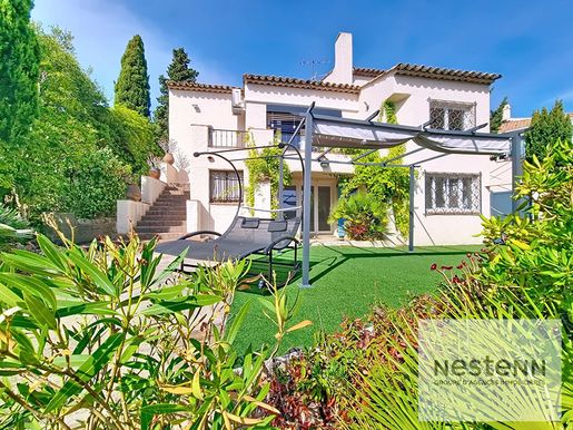 Maison 8 pièces 202 m² · à Fréjus · 202 m² · 779 000 €