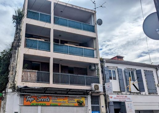 Maison 365 m² · à Basse-Terre · 365 m² · 470 000 €