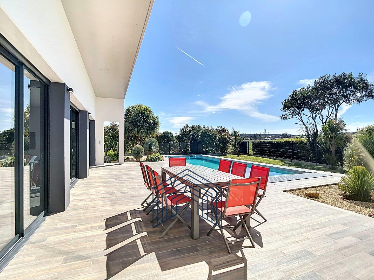 Maison à vendre, 161m², Saint-Sulpice-la-Pointe