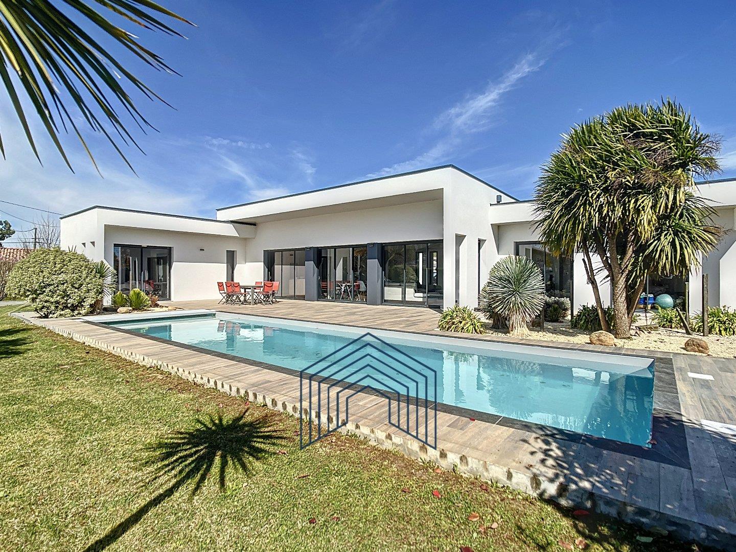 Maison à vendre, 161m², Saint-Sulpice-la-Pointe