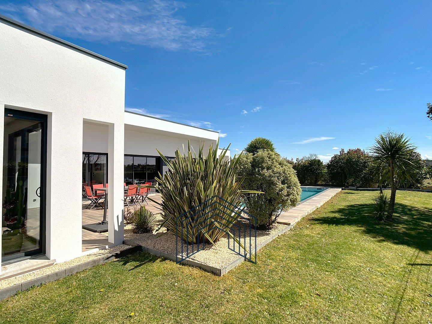 Maison à vendre, 161m², Saint-Sulpice-la-Pointe