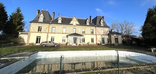 Maison 18 pièces 645 m² · à Rugles · 645 m² · 740 000 €