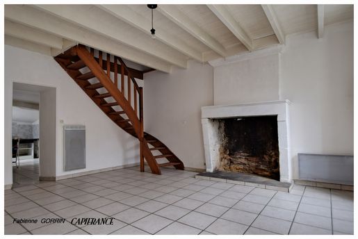 Maison 5 pièces 120 m² · aux Essards · 120 m² · 148 000 €