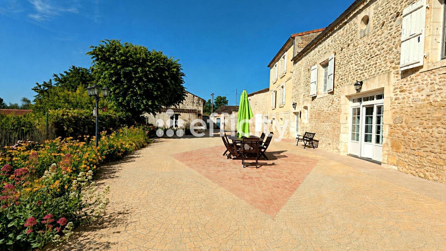 Maison à vendre, 355m², Asnières-sur-Nouère