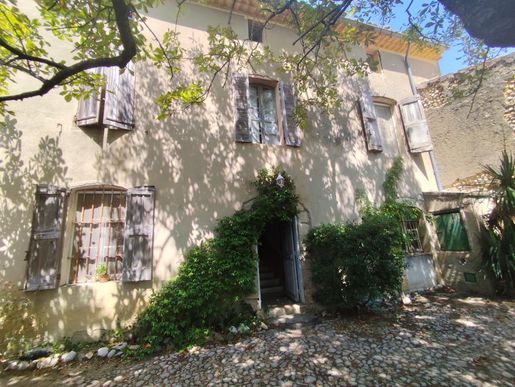 Maison 8 pièces 240 m² · à Puimoisson · 240 m² · 550 000 €