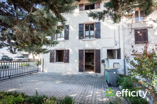Maison 8 pièces 118 m² · à Échirolles · 118 m² · 259 000 €