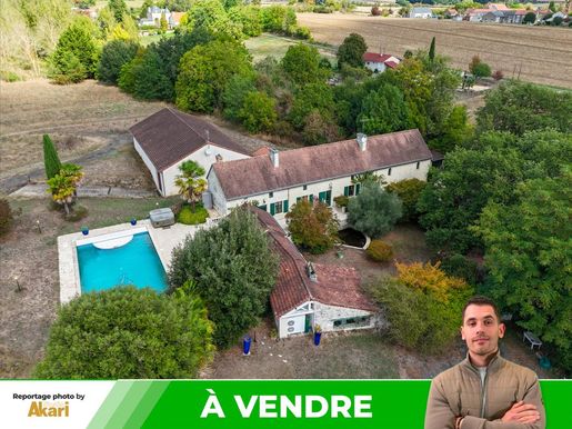 Maison 15 pièces 583 m² · à Thuré · 583 m² · 735 000 €