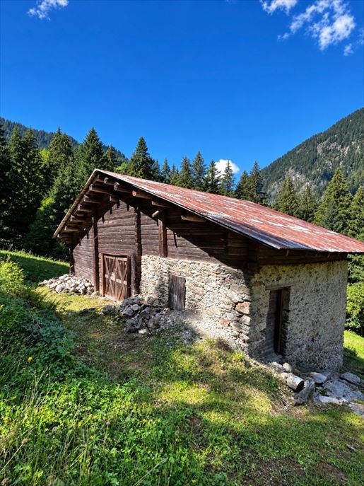 Maison 5 pièces 250 m² · à Beaufort (arêches-Beaufort) · 250 m² · 200 000 €