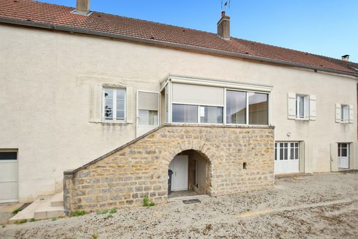 Maison 6 pièces 130 m² · à Saint-Jean-de-Trézy · 130 m² · 207 000 €