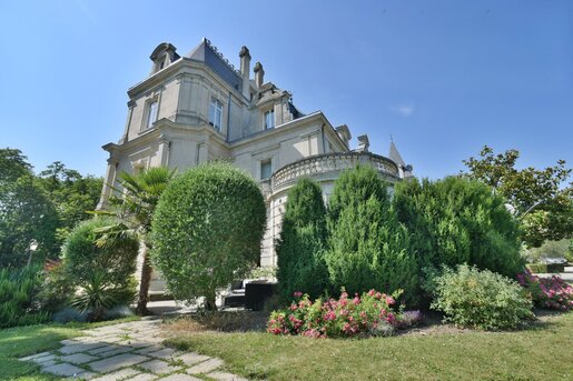 Maison 15 pièces 720 m² · à Soissons · 720 m² · 2 190 000 €