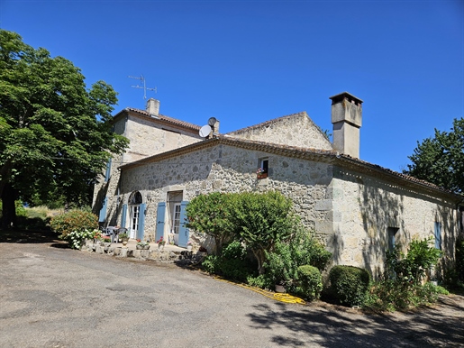 Maison 9 pièces 310 m² · à Moncrabeau · 310 m² · 370 000 €