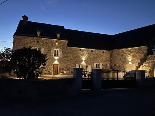 Maison 6 pièces 196 m² · à Arzenc-d'Apcher · 196 m² · 430 000 €