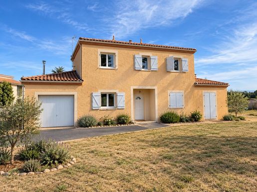 Maison 5 pièces 150 m² · à Saint-Denis-de-Pile · 150 m² · 252 000 €