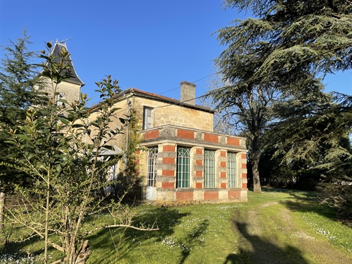 Maison 11 pièces 550 m² · à Arveyres · 550 m² · 1 190 000 €