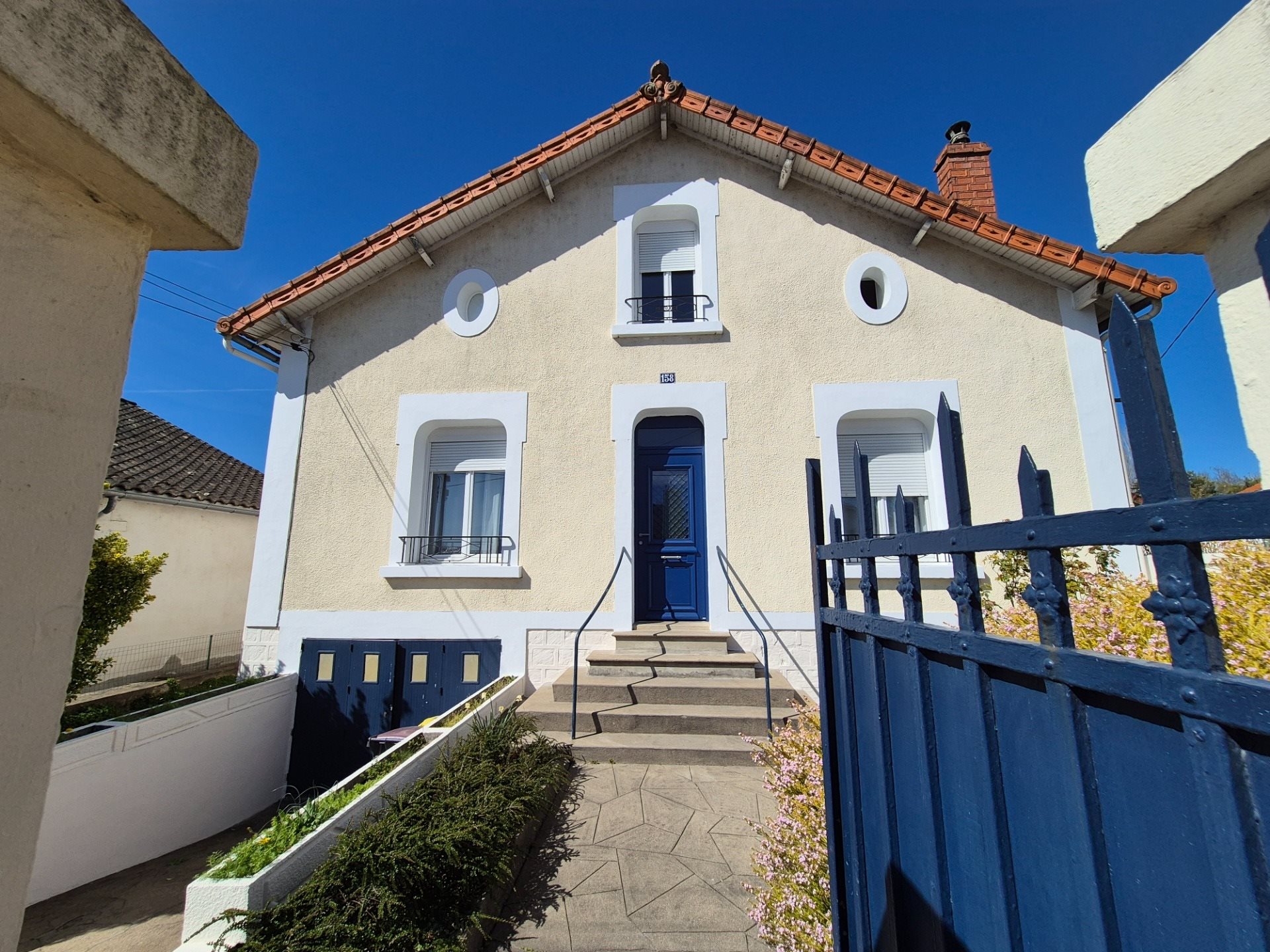 Maison à vendre, 121m², Gond-Pontouvre