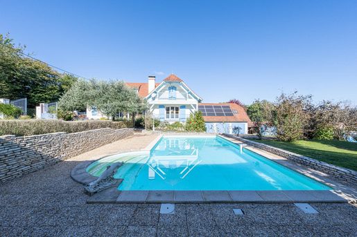 Maison 7 pièces 141 m² · à Buros · 141 m² · 435 000 €
