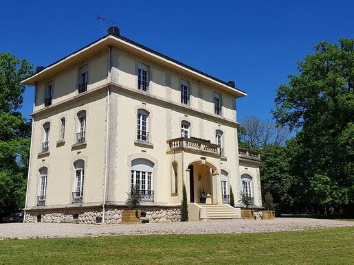Maison 12 pièces 432 m² · à Piennes · 432 m² · 699 000 €