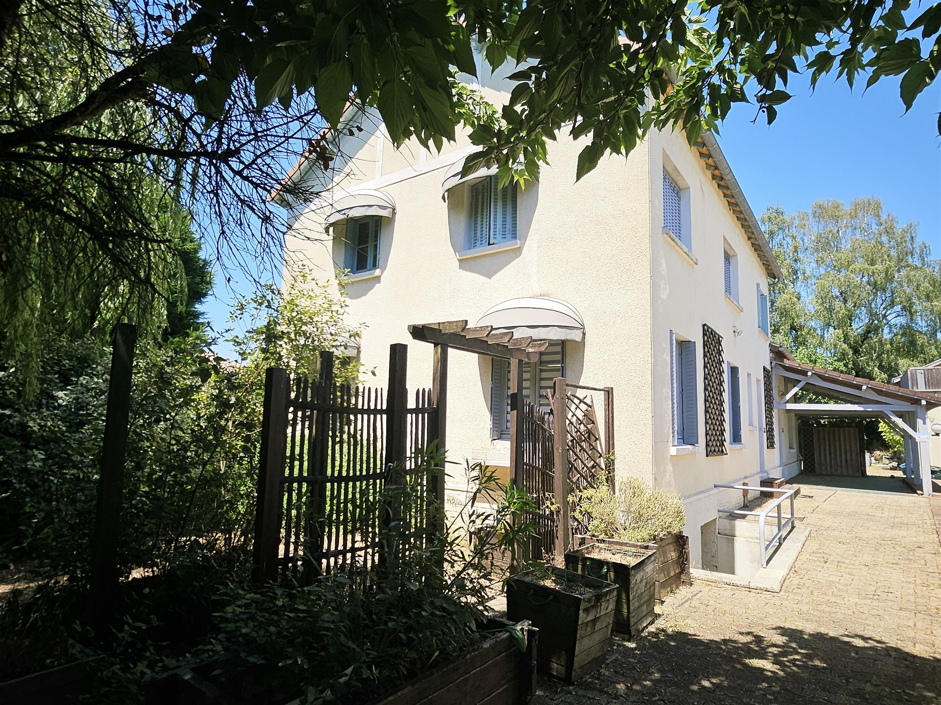 Maison à vendre, 350m², Sorges et Ligueux en Périgord