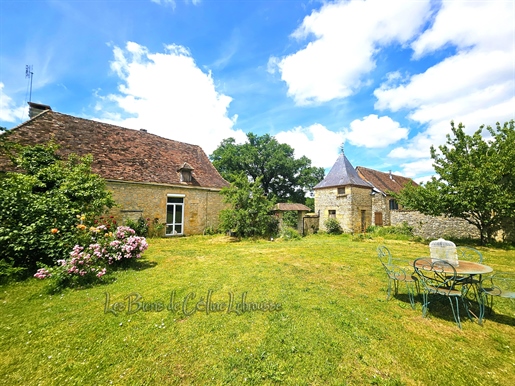 Maison 10 pièces 326 m² · à Excideuil · 326 m² · 398 700 €