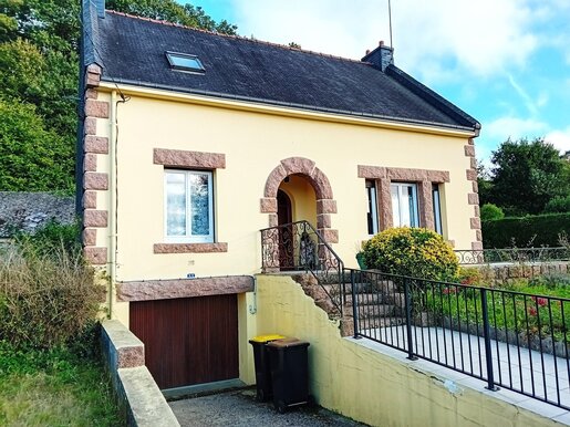 Maison 7 pièces 113 m² · à Rostrenen · 113 m² · 152 000 €