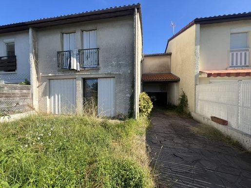 Maison 4 pièces 97 m² · à Bayonne · 97 m² · 230 000 €