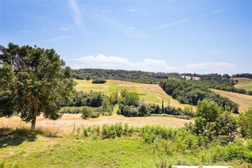 Demeure · à Le Pin-Murelet · 367 m² · 690 000 €