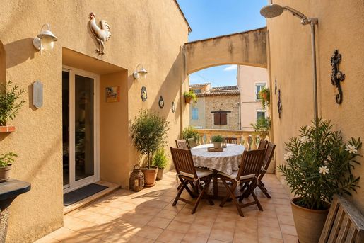 Maison 7 pièces 165 m² · à Autignac · 165 m² · 225 000 €