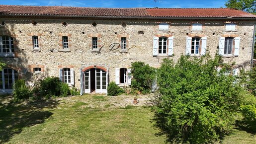 15 pièces 477 m² · à Puylaurens · 477 m² · 444 000 €