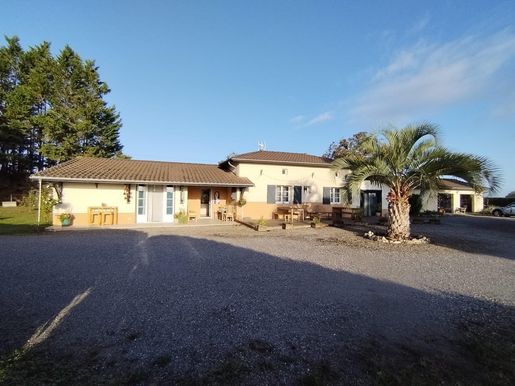 Maison 6 pièces 121 m² · à Saint-Sever · 121 m² · 359 000 €