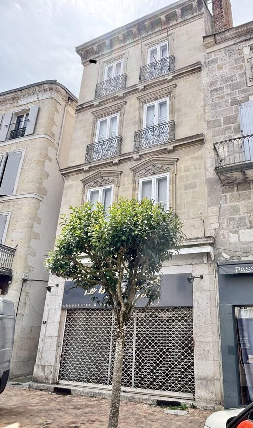 Maison 6 pièces 210 m² · à Nérac · 210 m² · 169 200 €