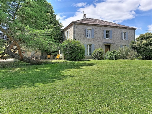 Maison 6 pièces 268 m² · à Layrac · 268 m² · 350 000 €