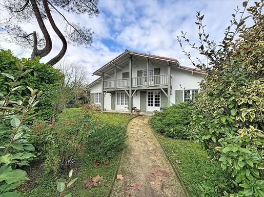 Maison 8 pièces 177 m² · à Callen · 177 m² · 350 000 €