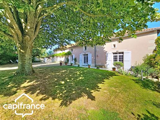 Maison 8 pièces 203 m² · à Saint-Martin-de-Sanzay · 203 m² · 294 000 €